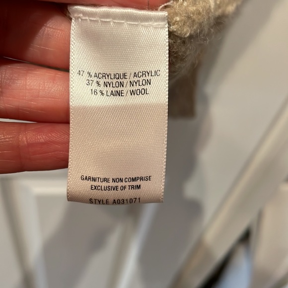 Beige turtleneck sweater - Picture 3 of 3